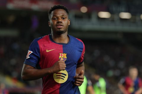 برشلونة يطلب من أنسو فاتي الموافقة على شرط حاسم قبل الرحيل