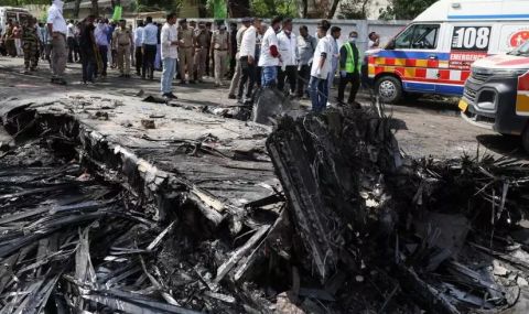نجاة راكب من الطائرة الهندية المنكوبة.. إليكم قصته