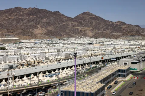 Flights halted at Ben Gurion as Yemen missile triggers sirens in Jerusalem and Tel Aviv