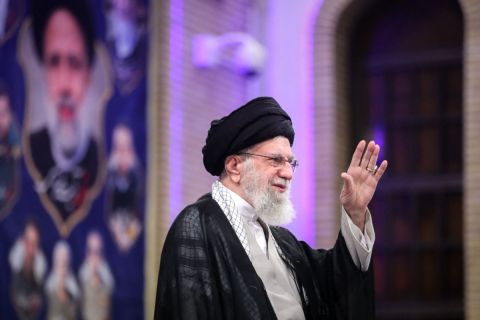 Khamenei settles the controversy over Iran's nuclear program