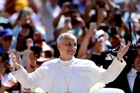 Pope pushes Putin towards peace with Ukriane