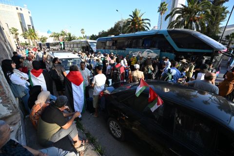 Israeli assaults kill 80, wound hundreds in Gaza since morning