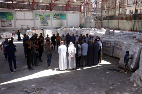 Gaza's tribal leaders restore order amid aid crisis