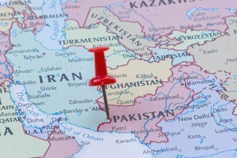 Pakistan closes all border crossings with Iran amid tension