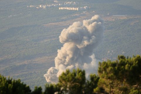 Israel launches a new wave of airstrikes on southern Lebanon