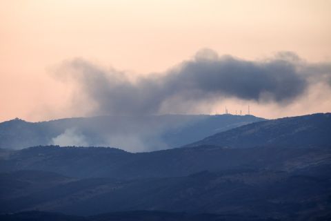 Israeli airstrikes pound southern Lebanon