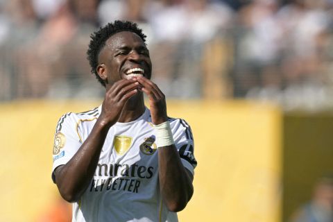 مفاوضات ريال مدريد وفينيسيوس تصل إلى طريق مسدود ماليًا