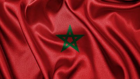 الجزائر: أب يفقد ابنه وشباب عالقون بين الصخور