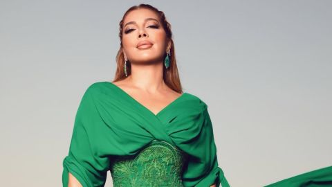 أصالة نصري تخطف الأنظار بإطلالة ساحرة من تصميم كريكور جابوتيان