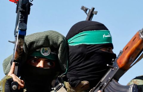 القسام تقصف موقعين عسكريين إسرائيليين.. وقنص جنديين