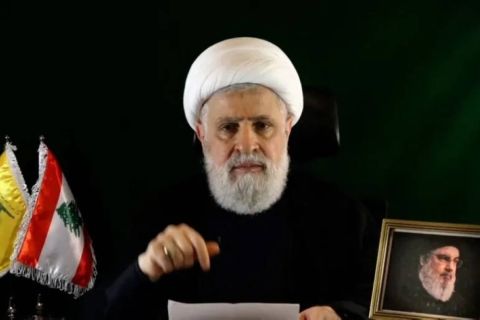 حزب الله يشن هجومًا على قرار نزع السلاح ويدعو الجيش للاتحاد