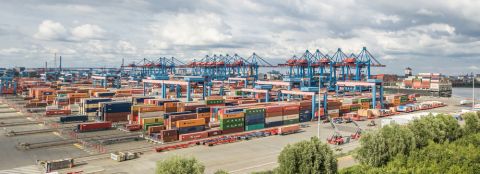 Massive explosion and fire rip through Hamburg port warehouse