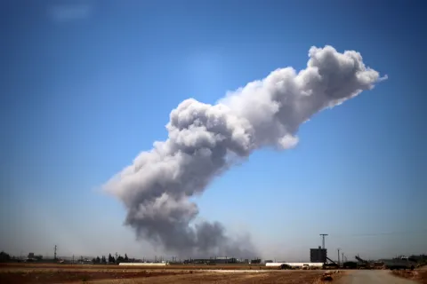 12 Israeli airstrikes pound Hodeida Port