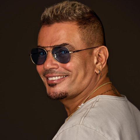 أحمد حلمي وعمرو يوسف يشعلان المسرح مع عمرو دياب في الساحل