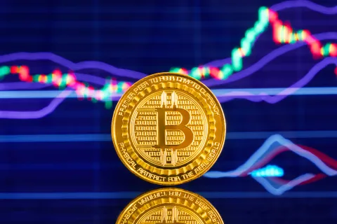 بيتكوين ترتفع قرب 113 ألف دولار مع خفض الفائدة