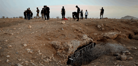 انسحاب شبه كلي من القاعة قبل ترديد 