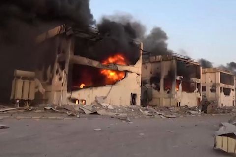 12 Israeli airstrikes pound Hodeida Port