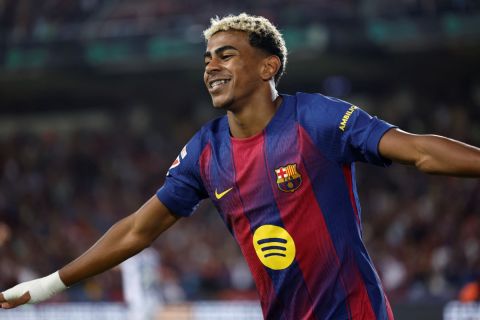 قلق في برشلونة بشأن لامين يامال قبل فترة التوقف الدولي