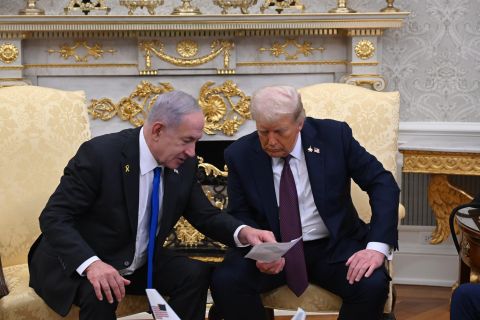 Police car fire outside White House casts shadow over Netanyahu–Trump summit