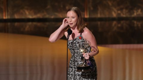 Hannah Einbinder wins Emmy, says “Go Birds, F*** ICE, and Free Palestine”