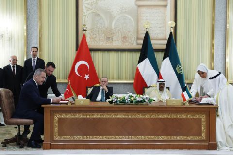 Erdoğan begins Gulf tour to strengthen trade and security cooperation