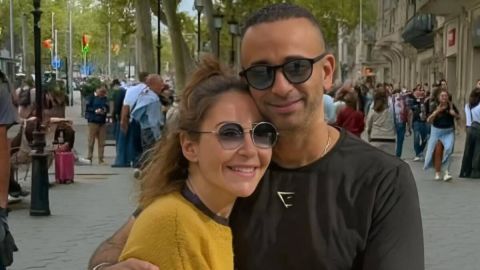 زواج منة شلبي وأحمد الجنايني يشعل السوشيال ميديا بصورة رومانسية وتعليق مؤثر