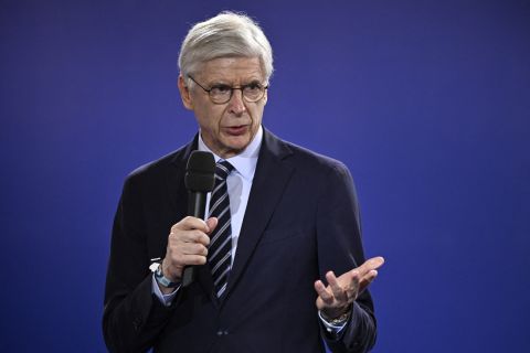 افتقدوا للنضج والخبرة..فينغر يحلل أسباب هزيمة برشلونة أمام ريال مدريد