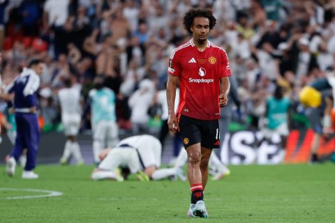 زيركزي غير سعيد في مانشستر يونايتد ويفكر في الرحيل خلال يناير