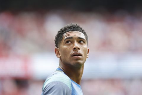 مفاجأة مدوية: ريال مدريد يستبعد بيلينغهام من تقويمه الرسمي لعام 2026