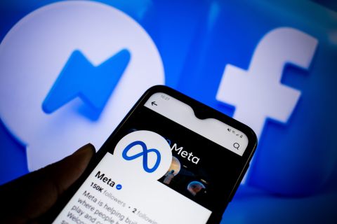 ميتا تقرر إغلاق تطبيق المراسلة 