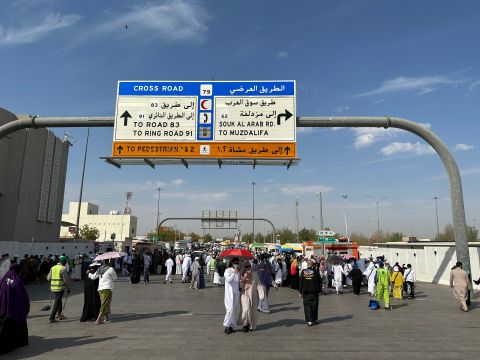 السعودية: تسمح لجميع حاملي التأشيرات بأداء العمرة