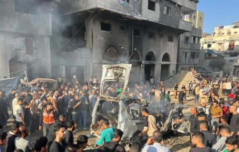 غارات عنيفة واغتيال مسؤول في حركة حماس.. ماذا حصل بـ