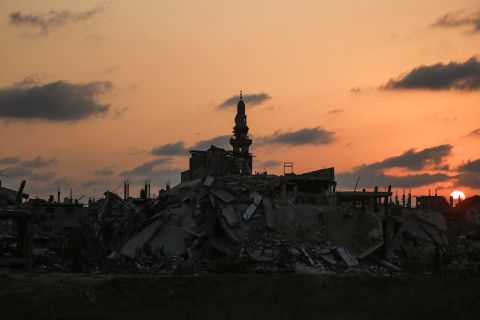 Pakistan: Massive explosion outside court buildings in Islamabad