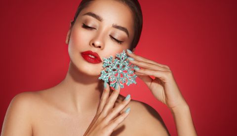 سر النضارة في عيد الكريسماس: نصائح سريعة لبشرة متألقة