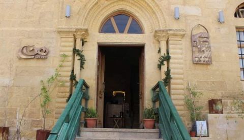 مطعم بيت عزيز… بيتك وأعز بين البيوت القديمة في قلب السلط 