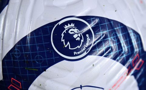 أسطورة أرسنال يستبعد ليفربول ويتوقع صراعًا ثلاثيًا على اللقب