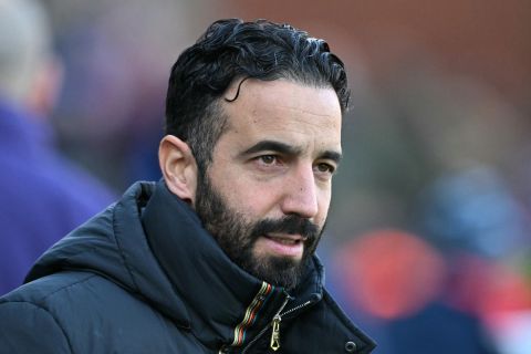 مانشستر يونايتد يستعد لصفقة كبرى: عرض ضخم لخطف جوهرة البرازيل الدفاعية