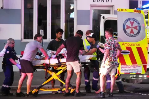 قتلى وجرحى بإطلاق نار خلال احتفال يهودي في أستراليا