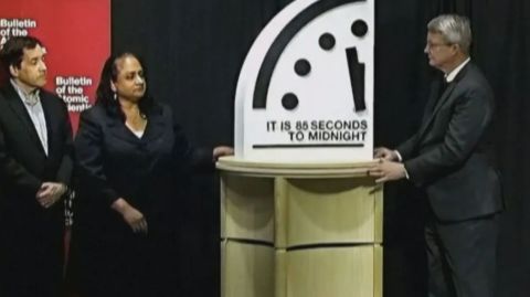 الذهب يسجل مستوى قياسياً جديداً