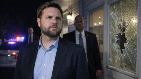 أول تعليق من نائب الرئيس الأميركي بعد استهدف منزله