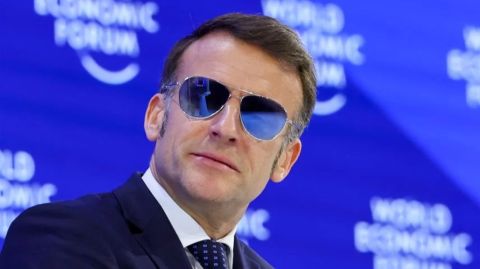 من السخرية لحملة تسويقية:ماكرون يرفع سعر النظارات 