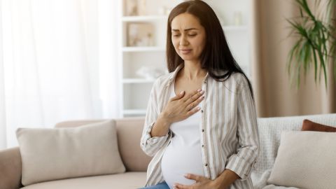 أهم الأمراض والمشاكل الصحية التي قد تصيب المرأة خلال الحمل وما بعده