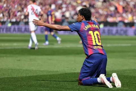 Behind Yamal’s Substitution: How Barcelona Responded to His Frustration