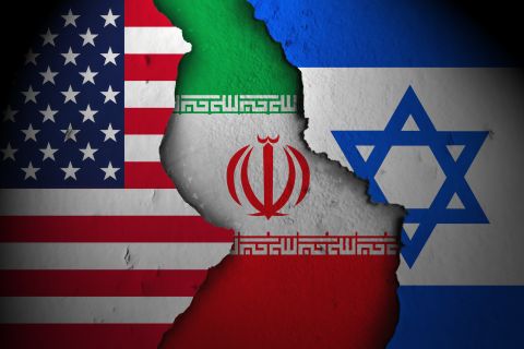 إيران تهدد البنوك الأمريكية والإسرائيلية في المنطقة 