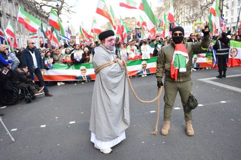  إيران: اختيار المرشد الجديد 