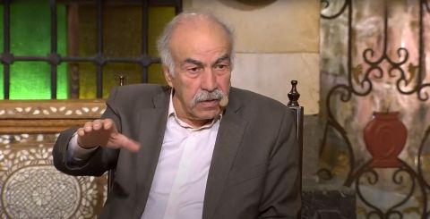 علي كريم يصف 