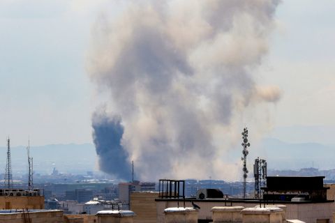 Israeli, US strikes target Iranian railways and Kharg Island ahead of Trump deadline