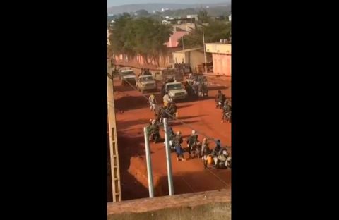 Fresh fighting erupts between army and rebels in Mali