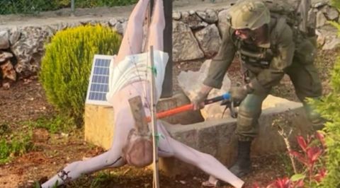 الجيش الإسرائيلي يُحطيم تمثال المسيح في لبنان