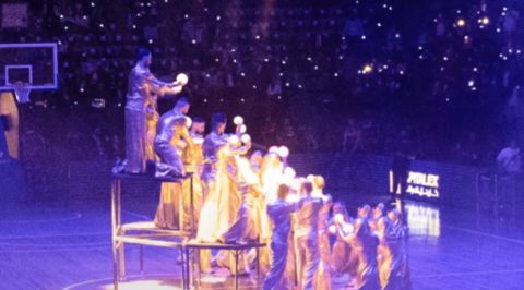 أحمد الشرع يخطف الأنظار ويستمتع في حفل افتتاح 